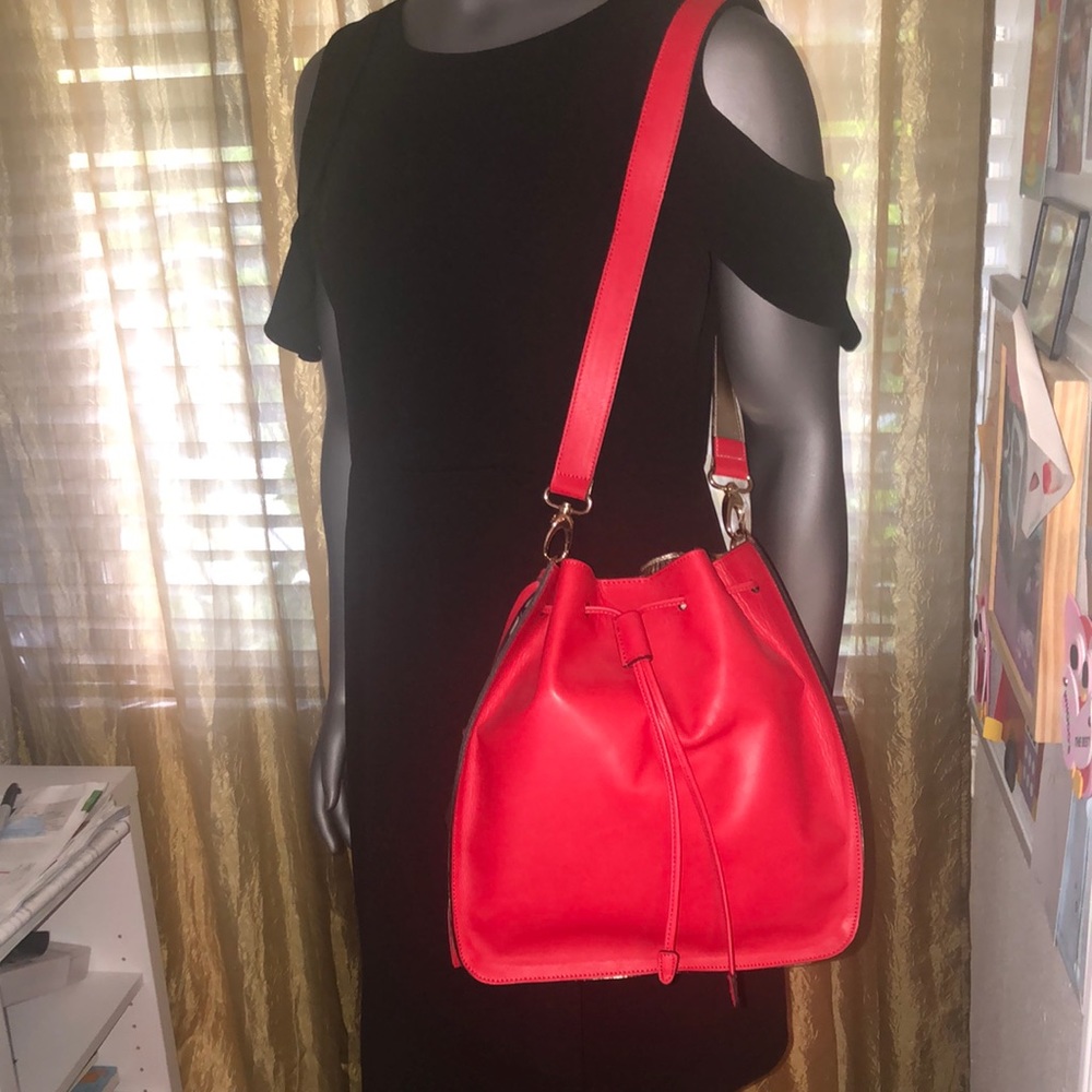 A Bellucci leather handbag
